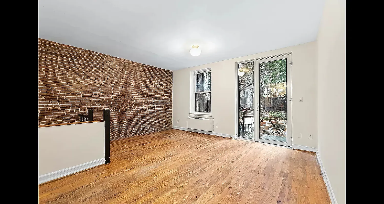 135 West 82nd Street — Photo 1