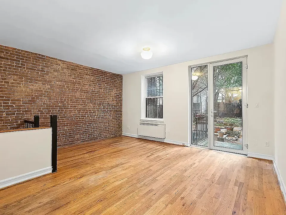 135 W 82nd St #2