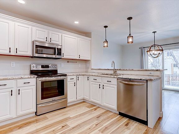 5th image of 423 Woodson Dr