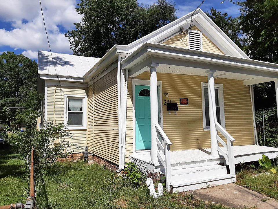 1st image of 211 E 35th St