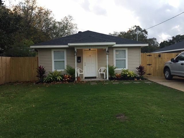 1st image of 608 17th St