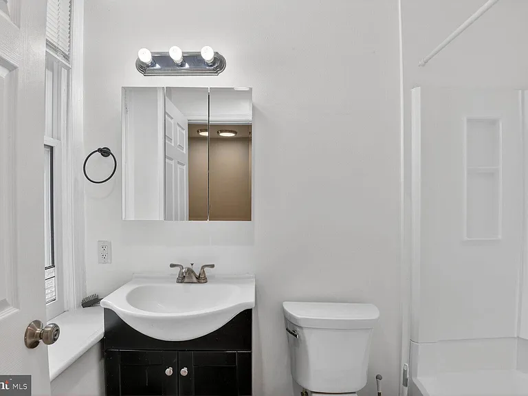 1648 Park Rd NW #6 — Photo 16