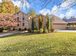 701 White Oak Ln, Kansas City, MO 64116