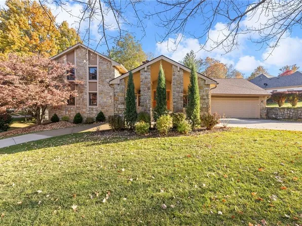 701 White Oak Ln, Kansas City, MO 64116