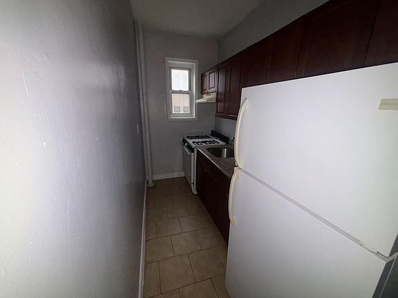3rd image of 20 Tonnelle Ave #23E