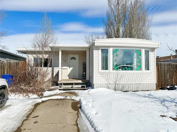 148 Laing CRESCENT, Weyburn, SK S4H 2R9