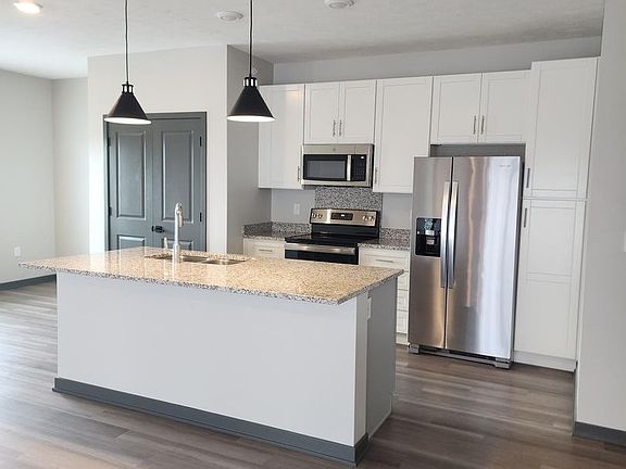 2nd image of 7307 N 279th St #1B-1Ba-974Sqft