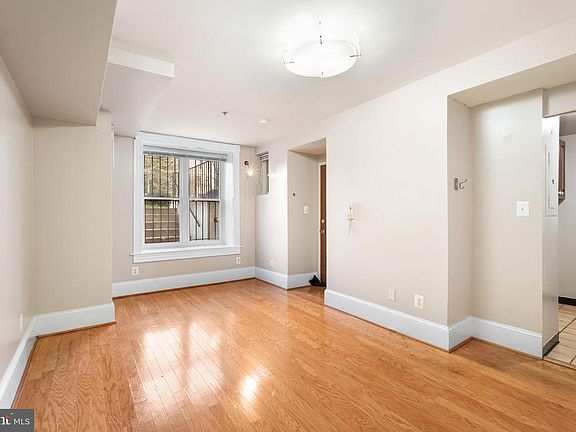 4th image of 2032 16th St NW APT 1