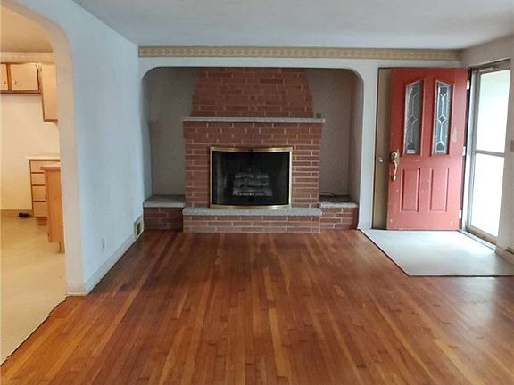 2nd image of 26 Williams St