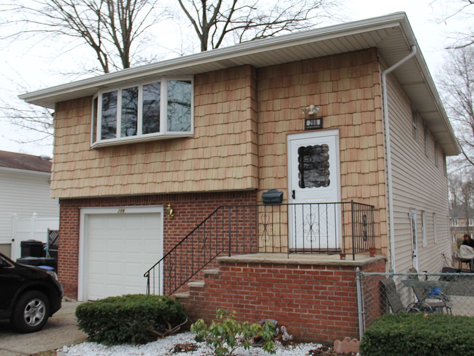 1st image of 286 Stafford Ave