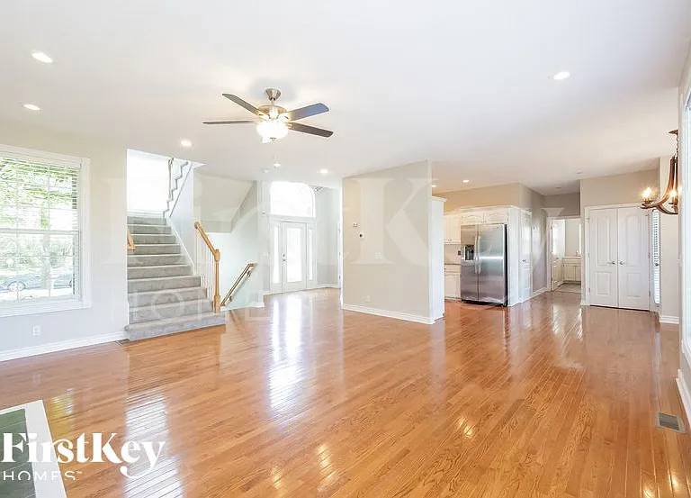 5836 Noreston St — Photo 5