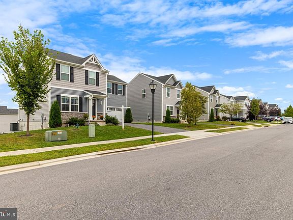 3rd image of 536 Bull Run Rd