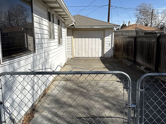 2nd image of 225 SW 7th Pl