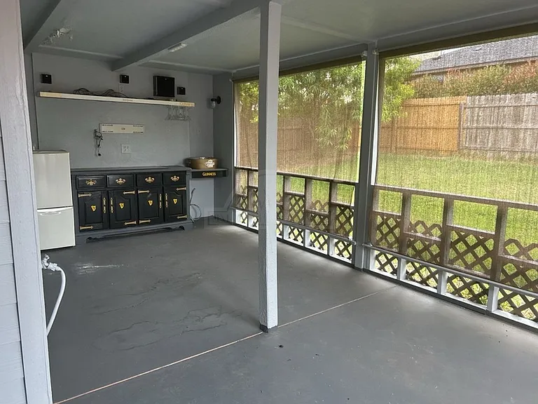 6405 Clear Brook Dr — Photo 7