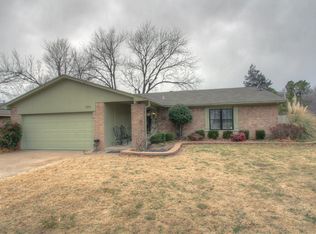 8202 S Peach Ave, Broken Arrow, OK 74011