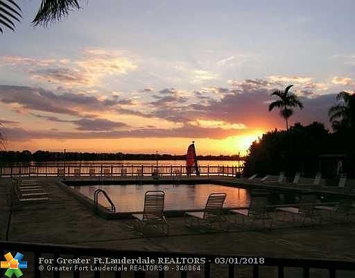 4th image of 111 Lake Emerald Dr APT 405