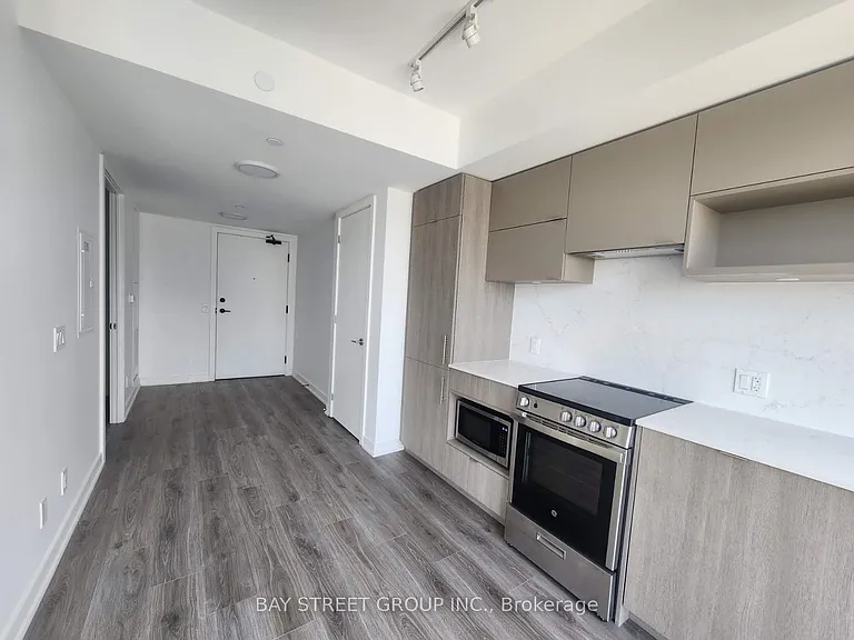 100 Queen St E #3302 — Photo 7