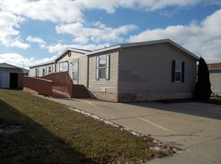 33150 Lilac Ln, Lenox, MI