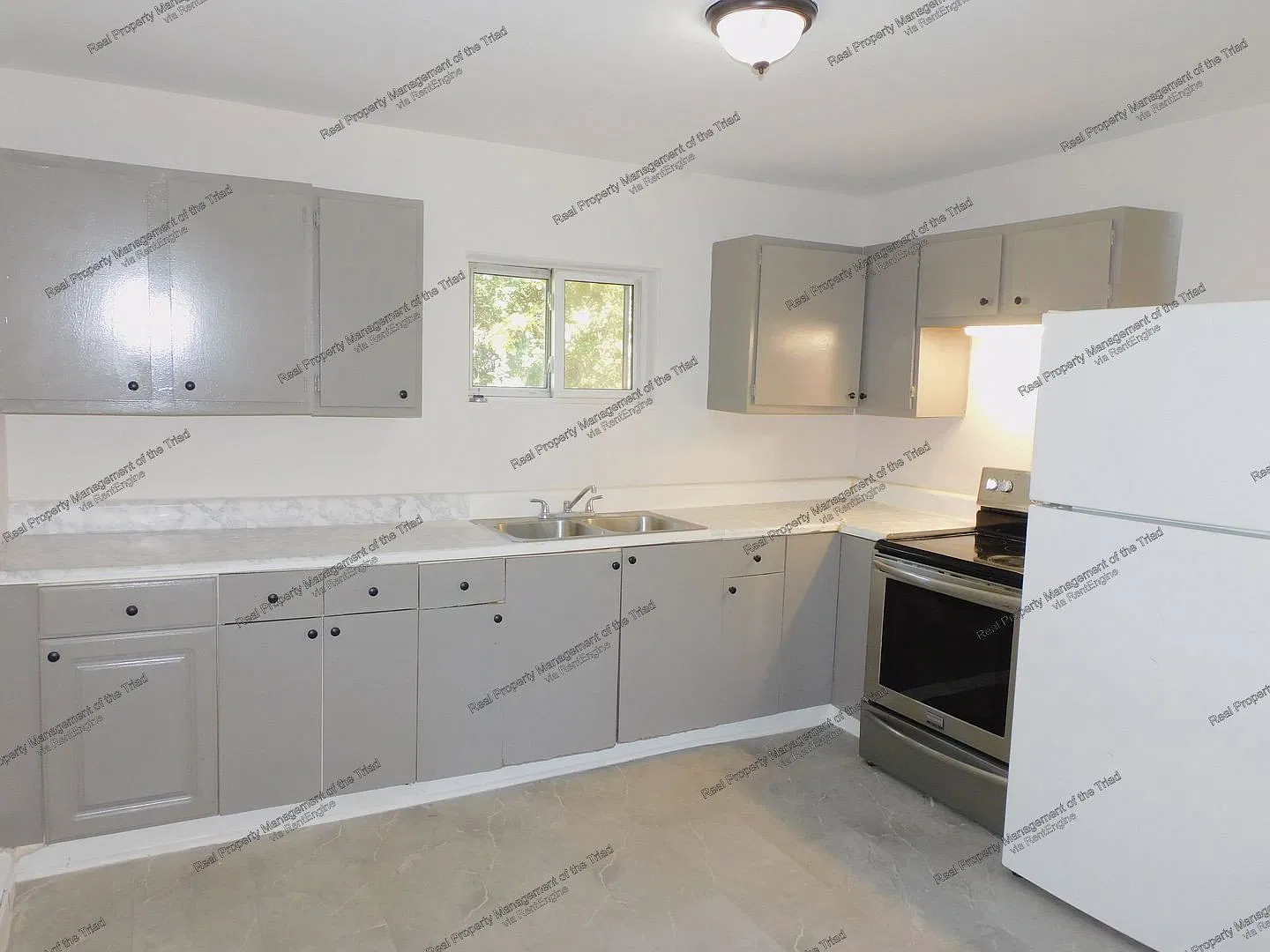 3 bed, 1.0 bath, 960 sqft, $1,095 — Photo 3