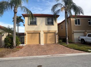 1074 Via Jardin, Riviera Beach, FL 33418