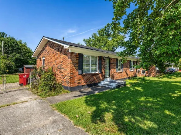 217 Brookfield Dr, Frankfort, KY 40601