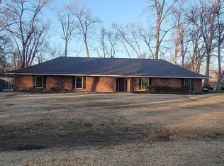 1947 Island Point Dr, Lake Providence, LA 71254