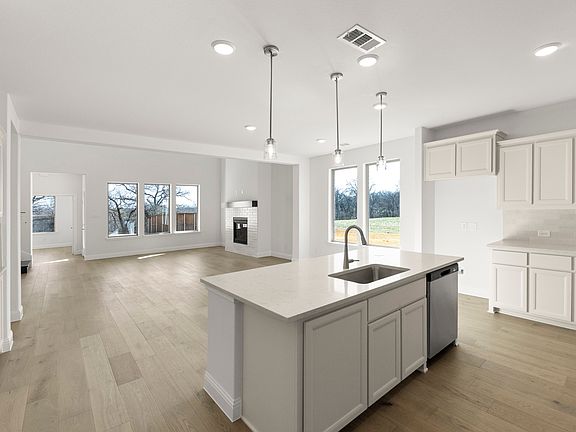 4th image of 4401 Glenn Springs Way