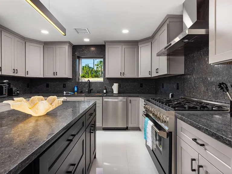 2745 N Kitty Hawk Dr — Photo 10
