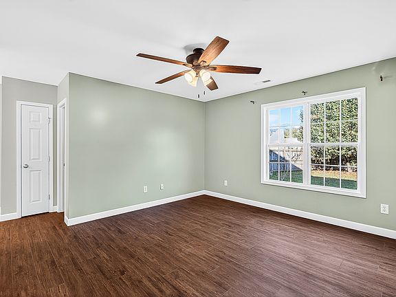 4th image of 107 Riverbirch Pl