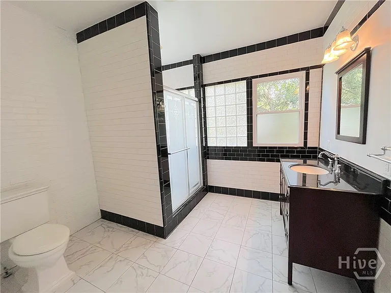 19 W 50th St #19 — Photo 16