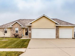 3326 SW 45th Ct, Topeka, KS 66610