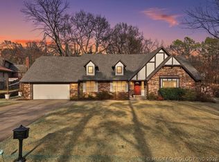 7127 S Columbia Ave, Tulsa, OK 74136
