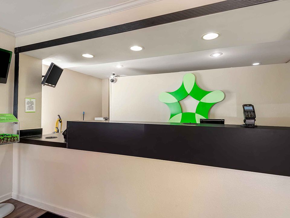 Lobby and Guest Check-in