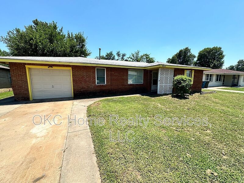 1st image of 804 E Steed Dr