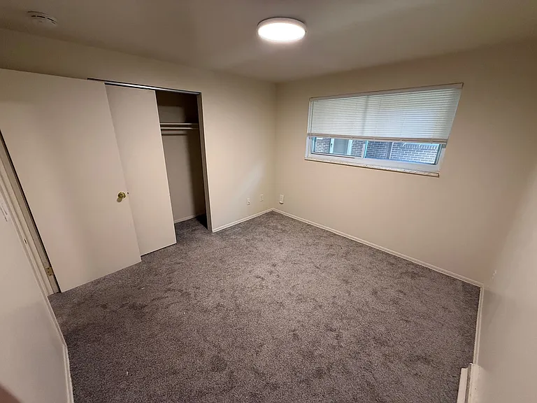 225 Terry St — Photo 18