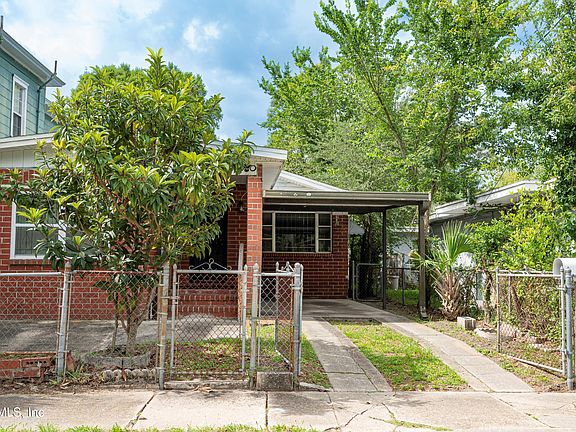 4th image of 1494 8TH Street W