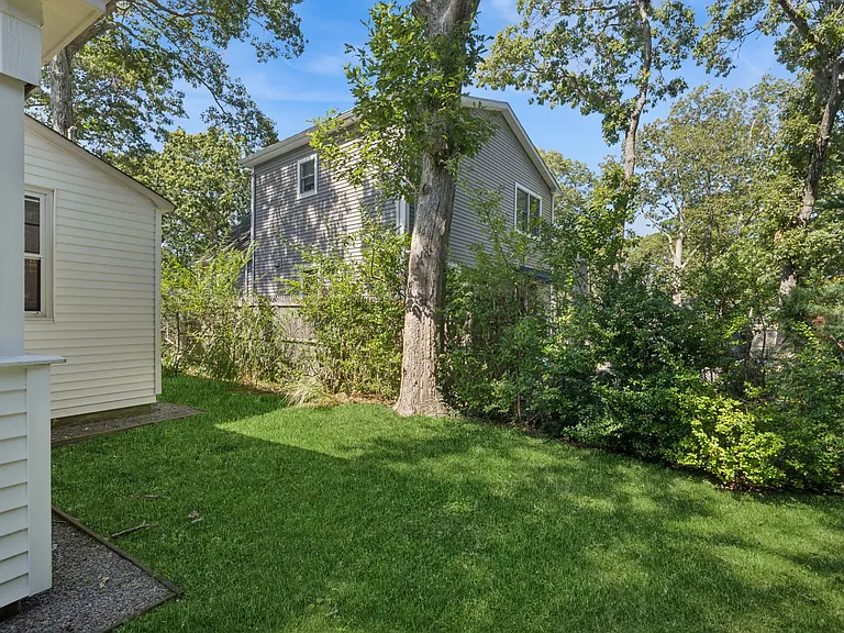 28 Walnut St — Photo 7