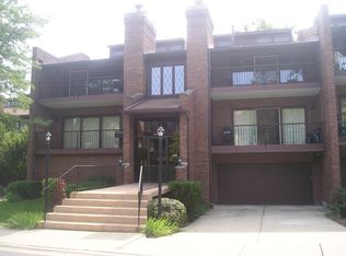 5 Cinnamon Creek Dr #3, Palos Hills, IL 60465