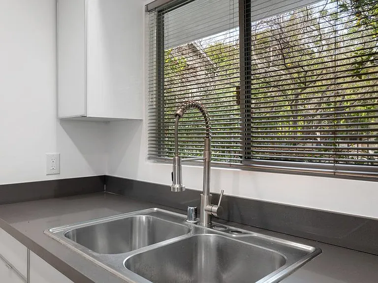 1148 N Clark St #3 — Photo 22