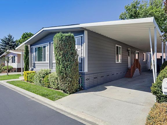 3rd image of 3045 Oakbridge Dr #3045