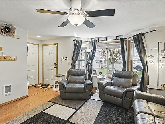 5th image of 16203 NE 32nd Street