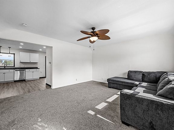 2nd image of 1524 Rainbow Dr