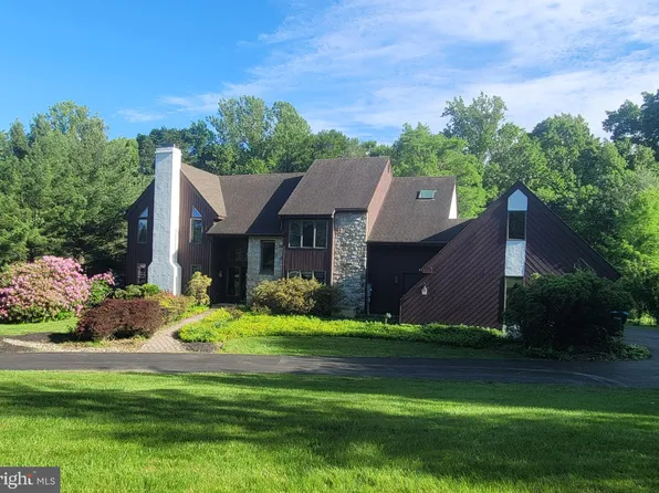 106 Silver Fox Ln, Chester Springs, PA 19425