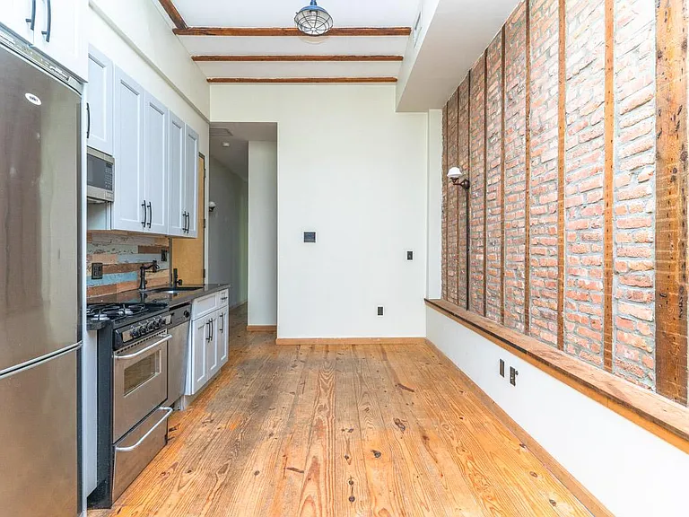 212 Starr St #2R — Photo 3