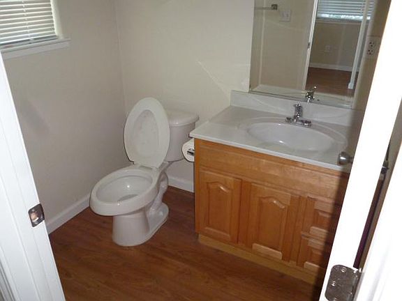 4th image of 500 Elizabeth St APT B