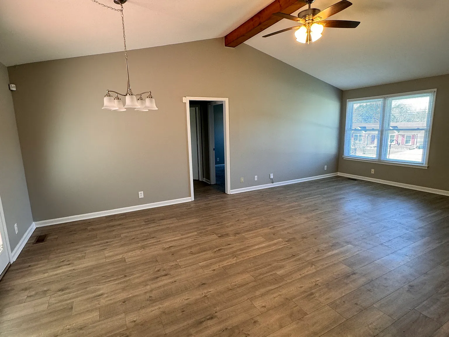 1508 Sunshine Dr — Photo 4