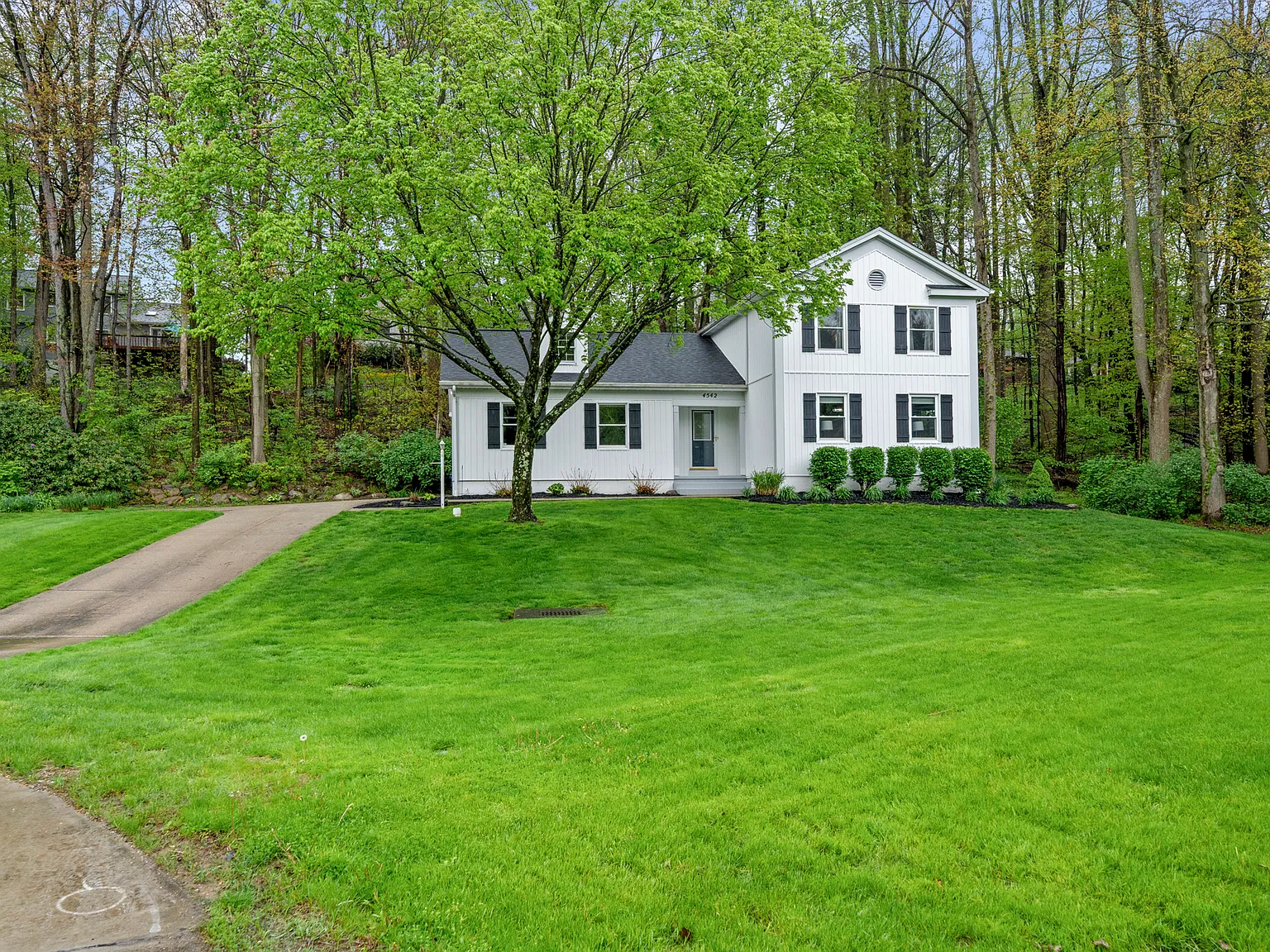 4 bed, 2128 sqft, $3,500 — Photo 4