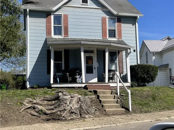 866 Main St #A, Coshocton, OH 43812