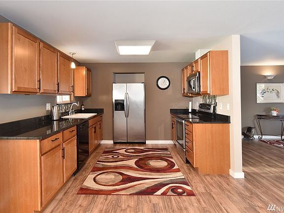 5th image of 4607 131st Pl NE