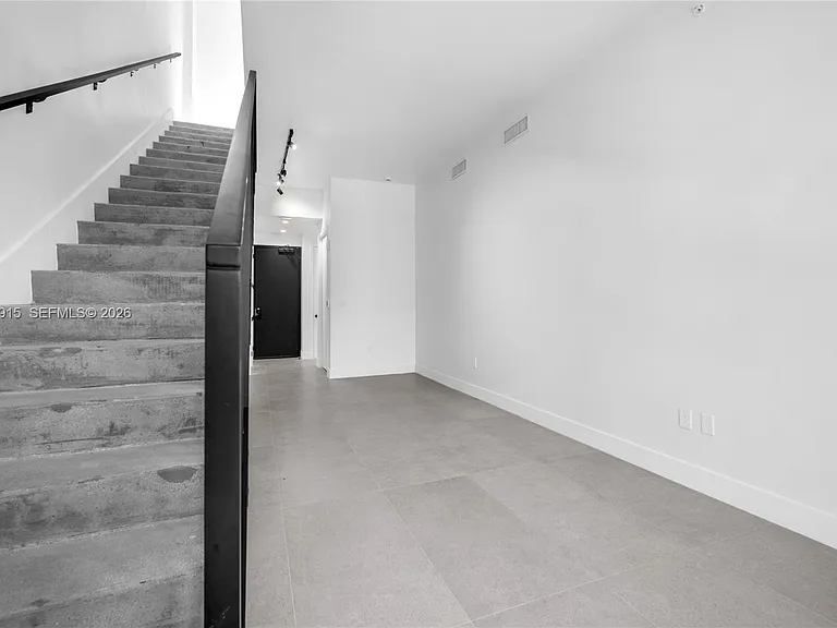 91 NW 27th St #503 — Photo 14